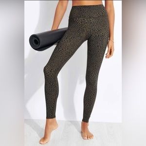 Alo Yoga Leopard Vapor High Waist Leggings Size S NWOT